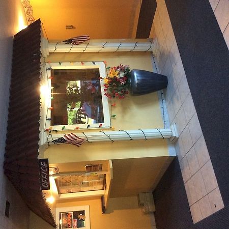 Regency Inn Bridgeport-Frankenmuth Bagian luar foto